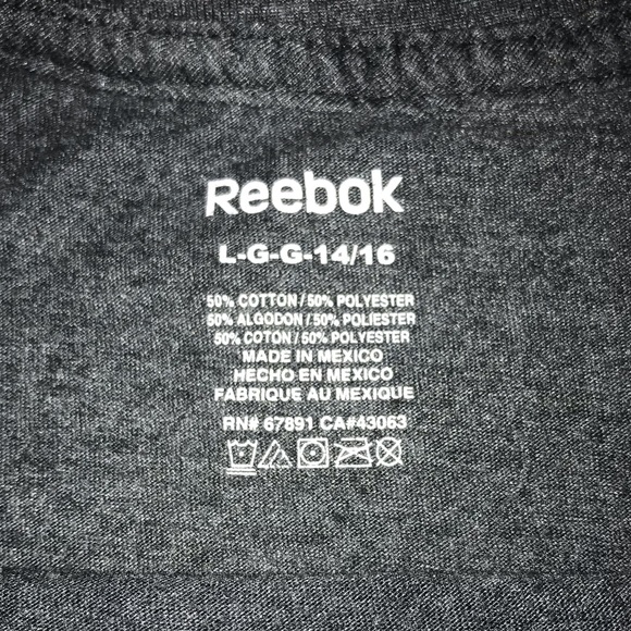 Boys Chicago Blackhawks t-shit Stanley cup - Picture 2 of 2